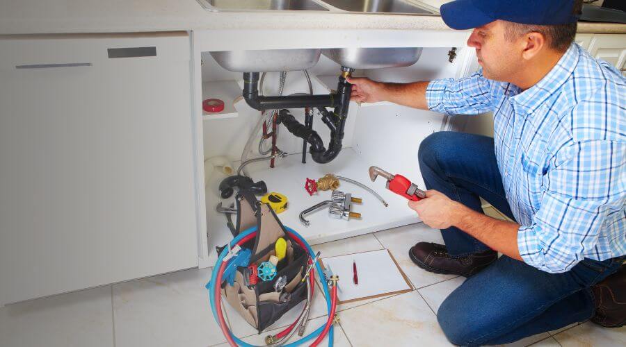 Expert burst pipe repair services in Eldon, IA